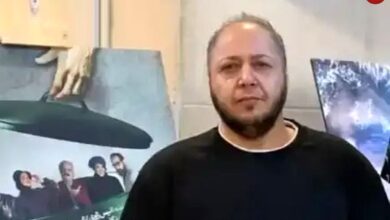 عکس؛ سفر زمان؛ «مازیار (شهره) لرستانی» در پشت‌صحنه آخرین سریالش در کنار «الیزابت سریال پایتخت»