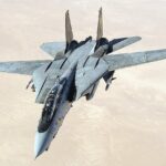 عکس؛ سفر در زمان؛ سوخت‌گیری هم زمان «دو جنگندۀ رهگیر F-14 تام‌کت» ایران در آسمان؛ سال 56