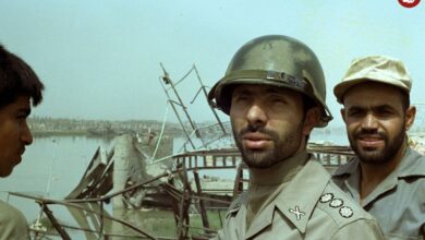 عکس؛ سفر در زمان؛ «صیاد شیرازی» سوار بر بالگرد هوانیروز؛ دهه 60