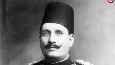 عکس؛ سفر در زمان؛ «ملک احمد فؤاد اول، پادشاه مصر» در کنار همسر اولش ملکه شویکار؛ سال 1274