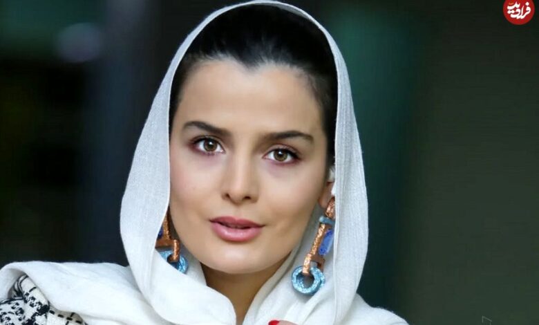عکس| سفر زمان؛ تیپ و چهرۀ بازیگر نقش «سوجان» در مراسم اکران یک فیلم 1 عکس| سفر زمان؛ تیپ و چهرۀ بازیگر نقش «سوجان» در مراسم اکران یک فیلم