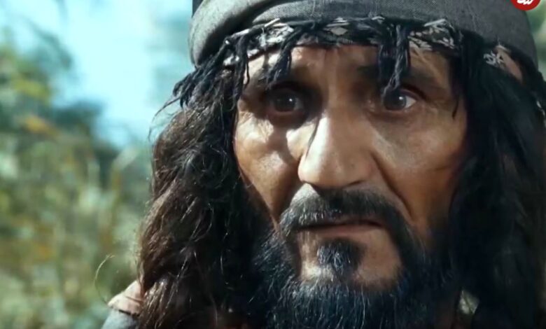 عکس؛ سفر در زمان؛ «رستم غلام شمر» سریال مختار در حال دوتار نوازی؛ سال 99