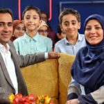 عکس| سفر در زمان؛ «المیرا شریفی مقدم» مجری تلویزیون در کودکی و در آغوش پدرش؛ دهه 60