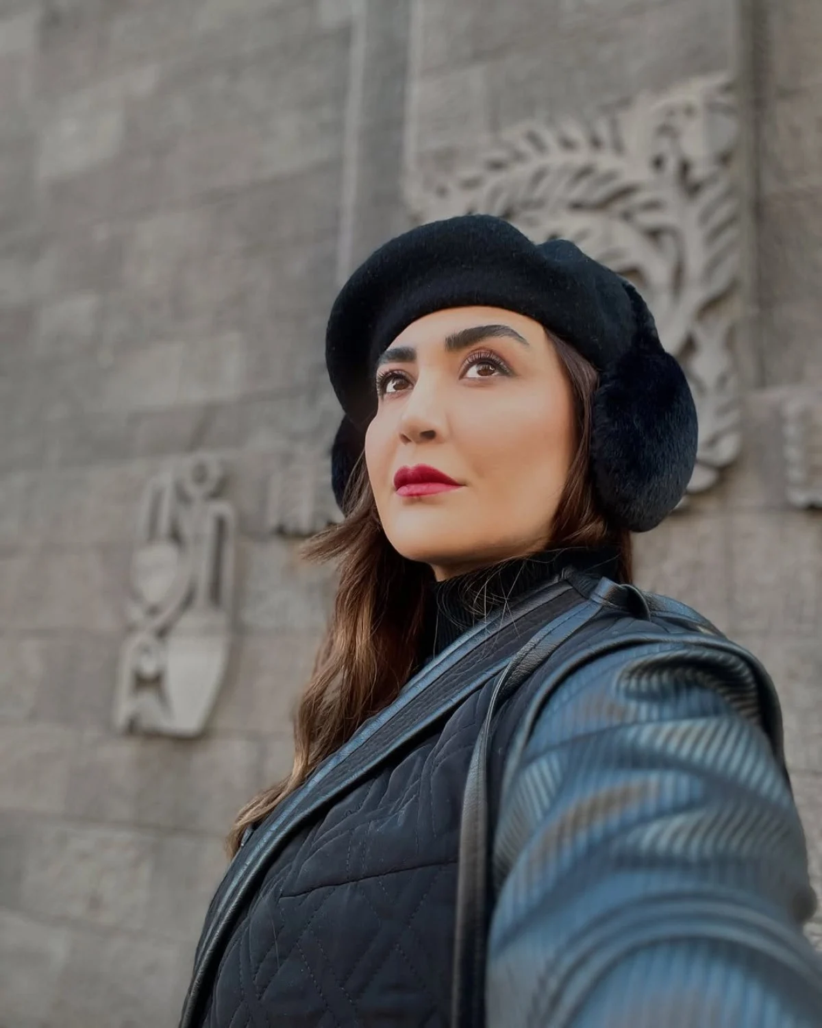 عکس روز | مریم معصومی؛ و استایلِ کلاسیکش تو یه سفرِ لاکچری! 8 2025 11 01 21 45 17 946716 meylesokhan ir.webp